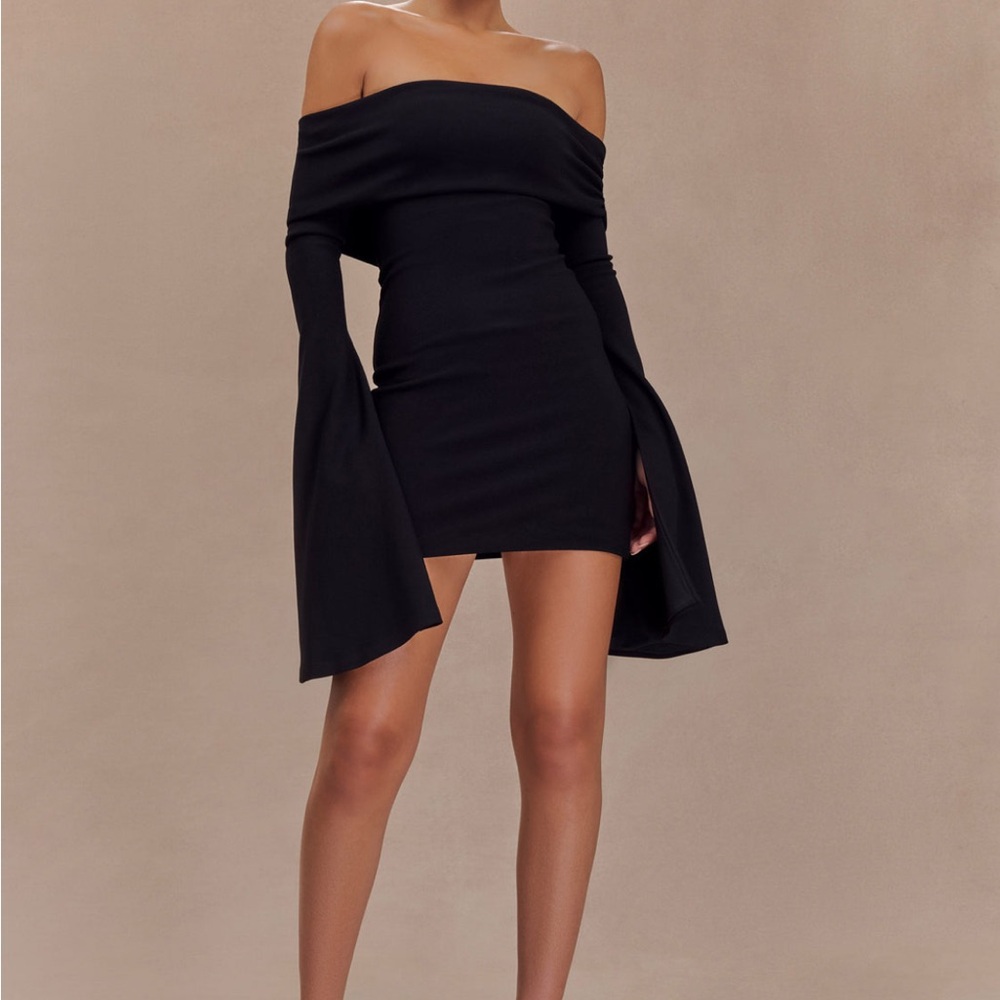 Dominique Off Shoulder Long Sleeve Mini
Dress